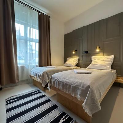 Schillinger-Berlin - dance, sleep, repeat! (8 Herrfurthplatz 12049 Berlin)