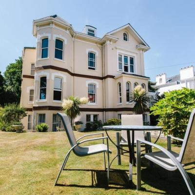 No5 Durley Road - Contemporary serviced rooms and suites - no food available (5 Durley Road BH2 5JQ Bournemouth)