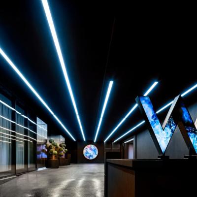 W Toronto (90 Bloor Street East M4W 1A7 Toronto)