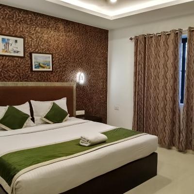 Hotel Greenlife (Warriam Road Near Lotus Club 682016 Cochin)