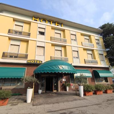Hotel Industria (Via Orzinuovi 58 25128 Brescia)