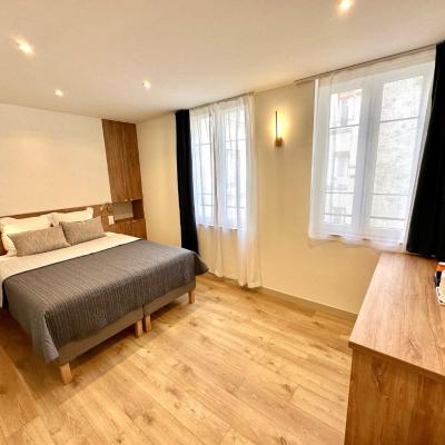 Hotel Zora (4 rue Leopold Bellan 75002 Paris)