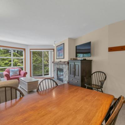 Best ski in ski out condo #3 in Aspens (4800 Spearhead Drive 321 V8E 1G1 Whistler)