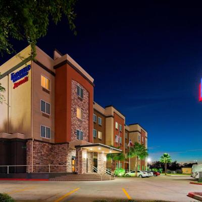 Fairfield Inn & Suites Houston Hobby Airport (8730 Gulf Freeway TX 77017 Houston)