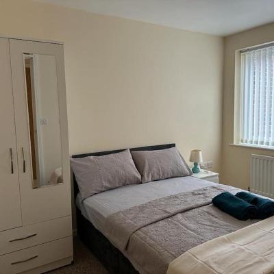 Home 7 minutes from Etihad (6 Stuart Street M11 4DN Manchester)