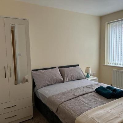 Rooms 7 minutes from Etihad (6 Stuart Street M11 4DN Manchester)