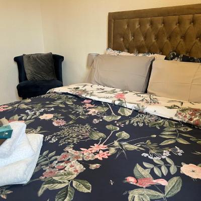 Grand Bleu - London - Next to Piccadilly Line Tube Station & Brand New Facilities (64B Northfields Avenue West London W13 9RR Londres)