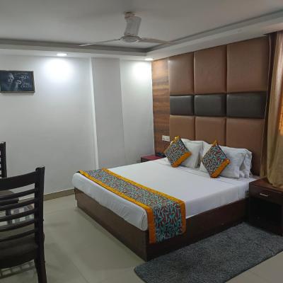 Hotel Aerotech Suite (A 450 road no 4 Gali no 11 Mahipalpur  new Delhi 110037 New Delhi)