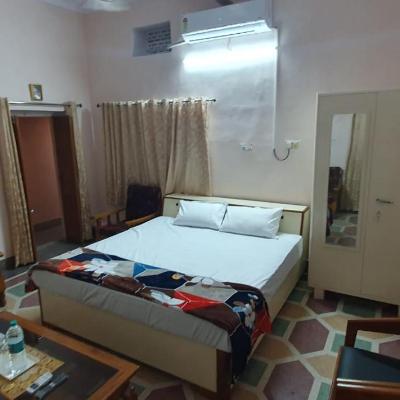 Double Deluxe room at Bani Park Cottage (153 Bhaskar Marg 302016 Jaipur)