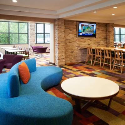 Fairfield Inn & Suites Indianapolis East (7110 East 21st Street IN 46219 Indianapolis)