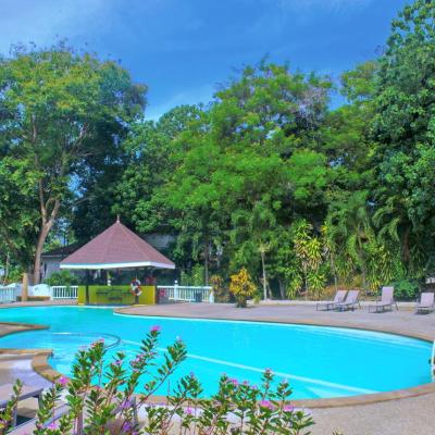 Phi Phi Bayview Resort (69 Moo 7, Laem Hin Beach, Phi Phi Island, Ao-Nang, Muang, Krabi 81000 Koh Phi Phi Don)