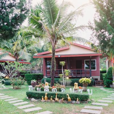 Siray Green Resort (29/31 Moo 1 Siray Bay, Rassada, Muang, Phuket Town,  83000 Phuket)