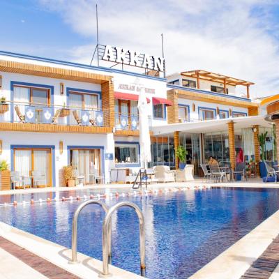 Akkan Beach Hotel (Kumbahce Mahallesi Pasatarlasi Caddesi No:5 48400 Bodrum)