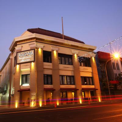 Varna Culture Hotel Soerabaia (Jl. Tunjungan No. 51 60275 Surabaya)