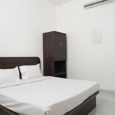 FabHotel Gargi Galuxe (JBC2+25C, Vithal Arcade, Bhosari, Pimpri- Chinchwad 411039 Pune)