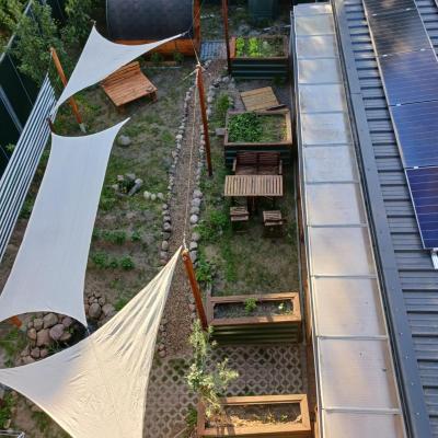 Squat Deluxe Berlin, the hostel (44 Archenholdstraße 10315 Berlin)