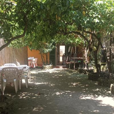 Il giardino nascosto (via filippo rega 5 80132 Naples)