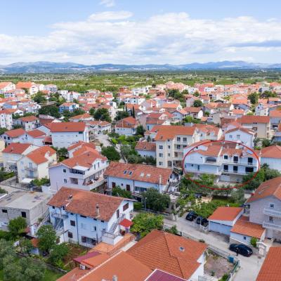 Apartments and rooms with parking space Vodice - 6260 ( 22211 Vodice)