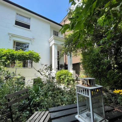 Central Victorian House (101 Camden Road NW1 9HA Londres)