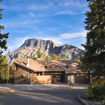HI Banff Alpine Centre - Hostel (801 Hidden Ridge Way T1L1B3 Banff)
