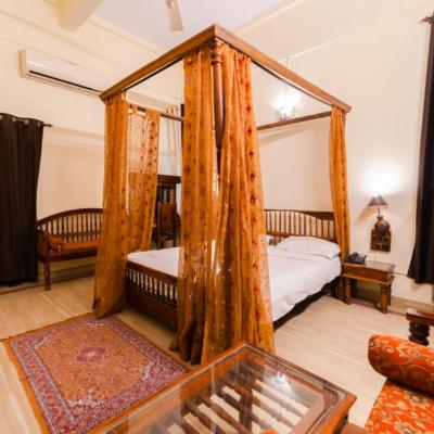 Sisodia Hotel & Resorts (Nimbera House, near HDFC Bank, Bhadwasiya, Paota, Jodhpur 342006 Jodhpur)
