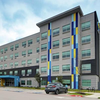 Tru By Hilton Austin Airport, Tx (7900 E. Ben White Blvd TX 78744 Austin)