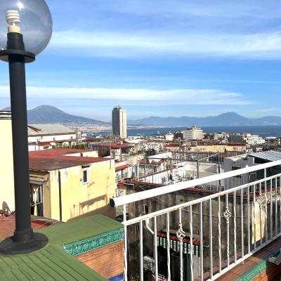 Mira Mare Suite (25 Vico Politi 80134 Naples)
