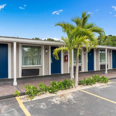 Travelodge by Wyndham Kissimmee Orlando (7475B W Irlo Bronson Memorial Hwy 34747 Orlando)