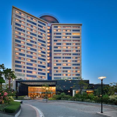 Kochi Marriott Hotel (Lulu International Shopping Mall 682024 Cochin)