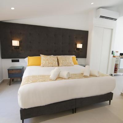 Suites Puerto Valencia (257 Avinguda del Port 46011 Valence)