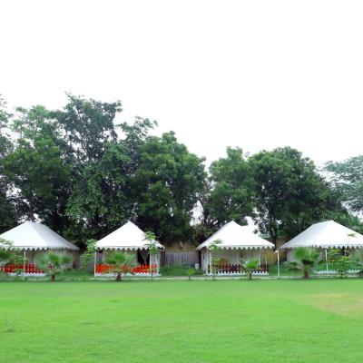 Agra Camps and Resort (Besides Kalakriti Cultural and Convention Centre VIP Road to Taj Mahal 282001 Agra)
