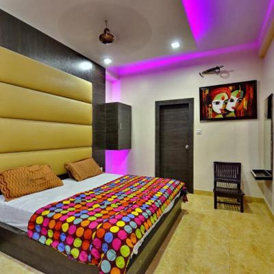 Hotel samrat inn (3rd floor apna bazar gurgaon 122001 Gurgaon)