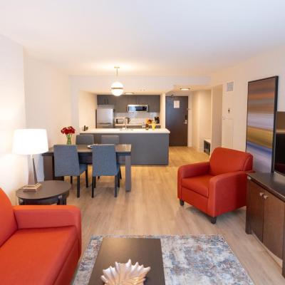 Les Suites Hotel (130 Besserer Street K1N 9M9 Ottawa)