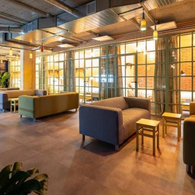 Amazing Place (52 Poděbradská 190 00 Prague)