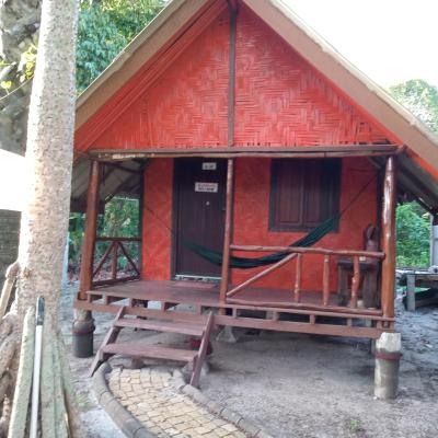 Andaman Bay House (44/2  m.2 (relax beach) Saladan,koh Lanta Krabi 81150 Koh Lanta)