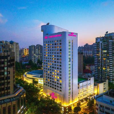Crowne Plaza Shanghai, an IHG Hotel (400 Fan Yu Road 200052 Shanghai)