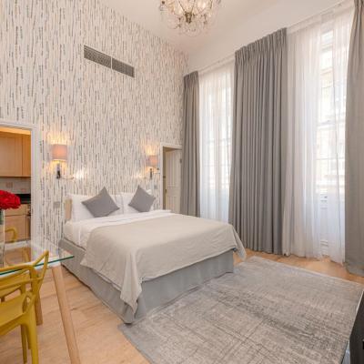 17 Hertford Street (17 Hertford Street W1J 7RS Londres)