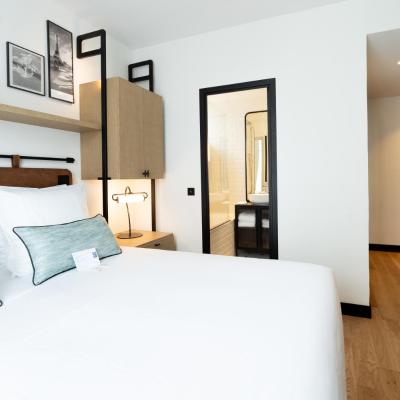 Esteem Tour Eiffel (9 Rue Ginoux 75015 Paris)