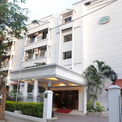 Nalapad's Hotel Bangalore International - Managed by Olive (2A-2B, Crescent Road, High Grounds 560001 Bangalore)