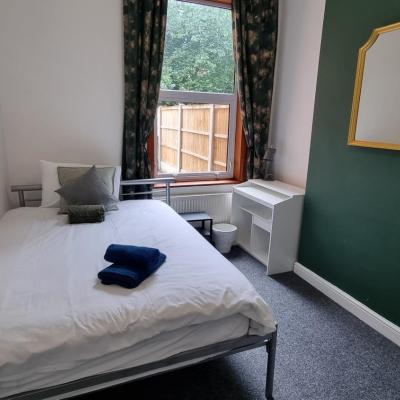 Double Room With Kitchen Facilities (381 Haydn Road NG5 1DZ Nottingham)