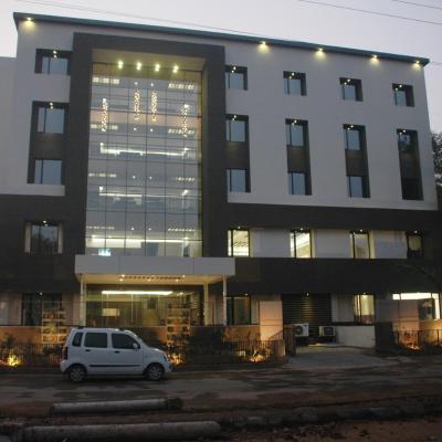 Hotel Kanan (Kanan Farms, Near Mother Dairy, Bhat, Gandhinagar 382428 Ahmedabad)