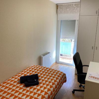 Room in Guest room - H Individual In Reformed Residence has wifi center num309 (19 San Basilio Street 28026 Madrid)