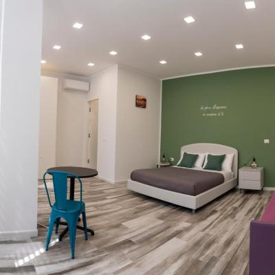 Fara's House (30 Via Gaetano Quagliariello 80131 Naples)