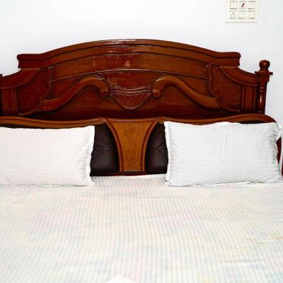 LAGUNA Guesthouse (No 90, RMY Residency, Kovalam, Kundrukadu 603103 Chennai)