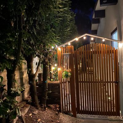 Hudson Homes&Suite (1611 Kisber Avenue V8P 2W6 Victoria)