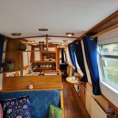 Historical Canal Boat in London Centre for Family & Friends (Rowington Close W2 5TF Londres)