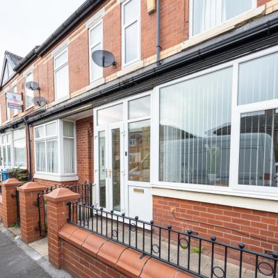 M6 Guest House (85 Gerald Road M6 6DH Manchester)