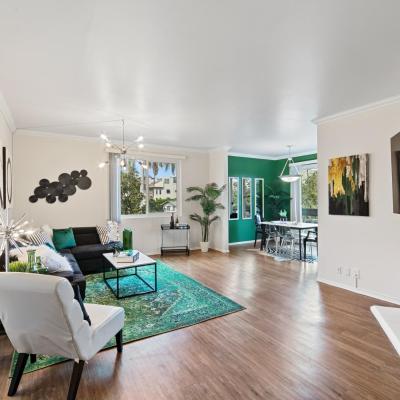 Beverly Hills Glamour Oasis 2 BR Apt with Parking 304 (467 North Arnaz Drive CA 90048 Los Angeles)