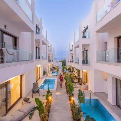 Mika Villas & Suites (1-5 Akropoleos Str  70014 Chersónissos)
