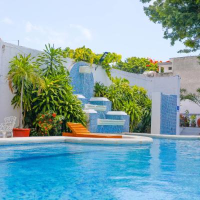 Hotel Maria de Lourdes (Avenida Yaxchilan 80, Super Manzana 22, Manzana 14, Lotes 1,3,5 y 7 77500 Cancún)